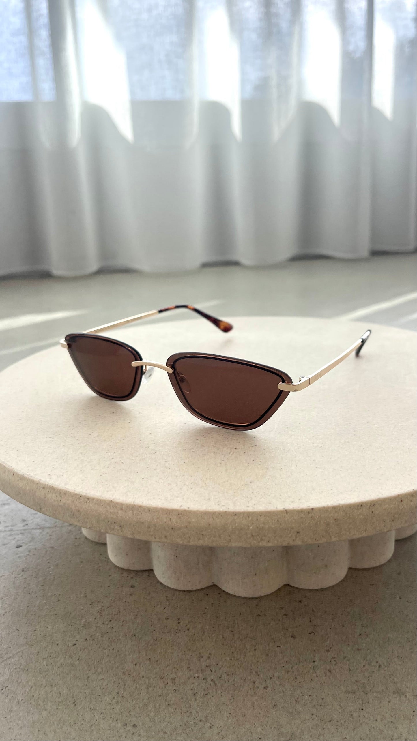 The Chandra Sunglasses - Light Gold Chocolate - Billy J